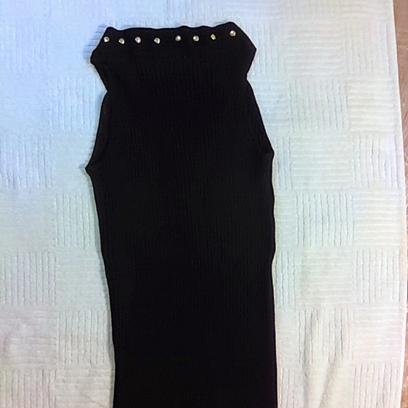 Black sleeveless top - Picture 3 of 6